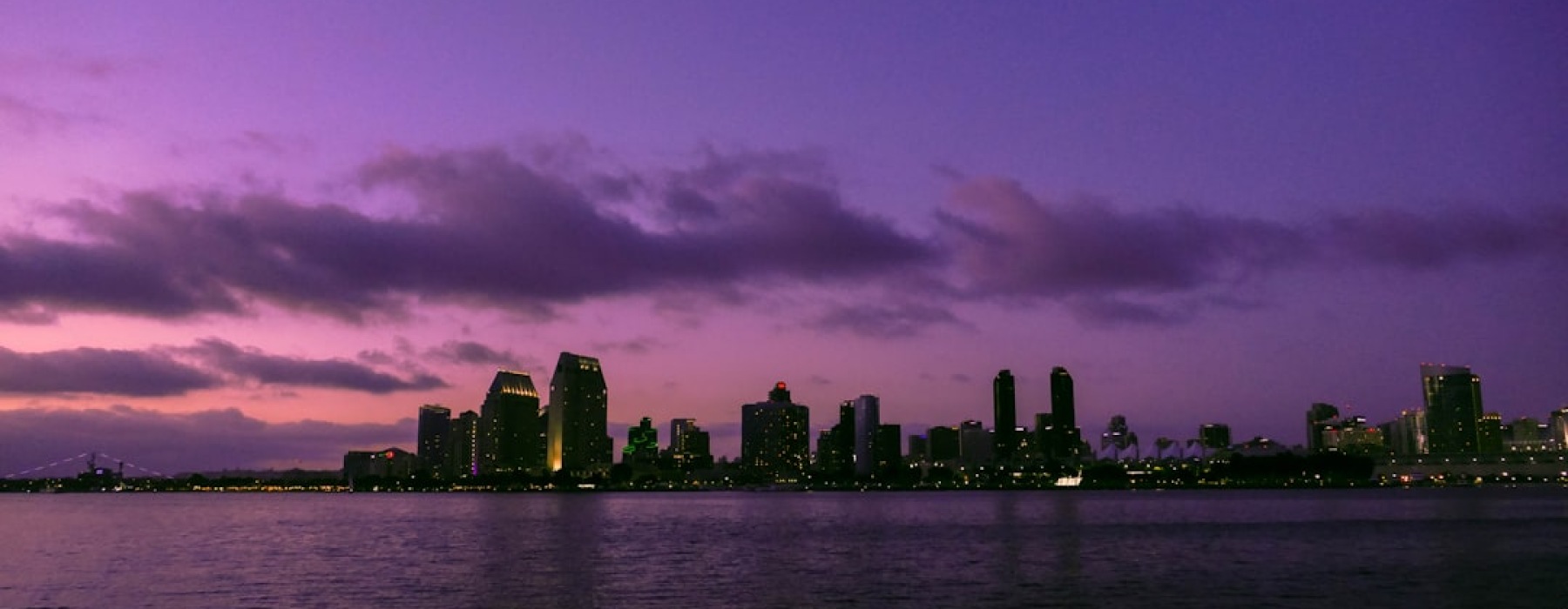 San Diego skyline view at sunset with downtown skyscrapers and bay - Skyline view San Diego